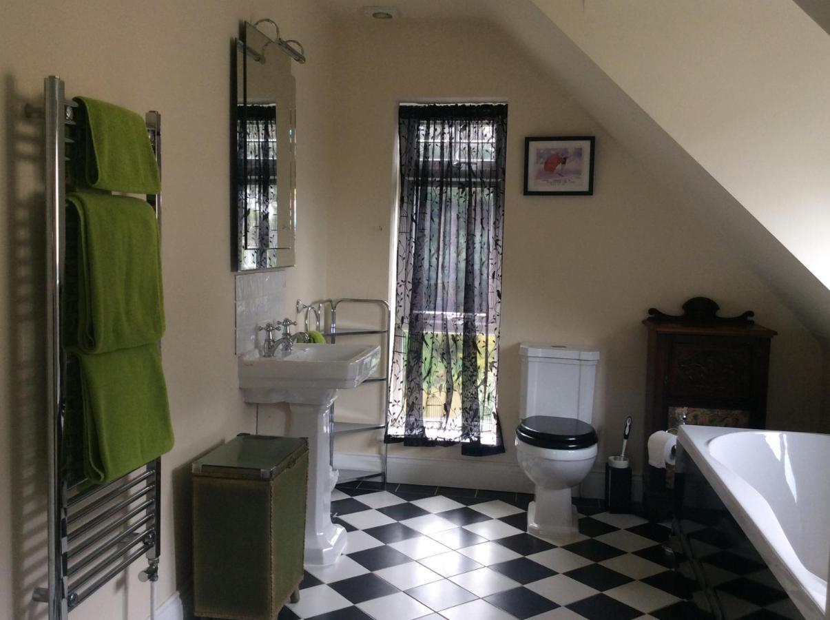 Heatherdene House Corfe Mullen Bagian luar foto