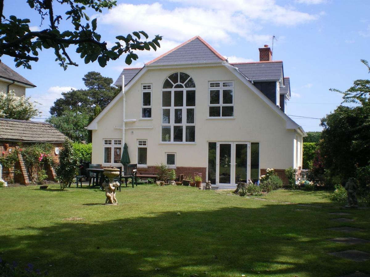 Heatherdene House Corfe Mullen Bagian luar foto