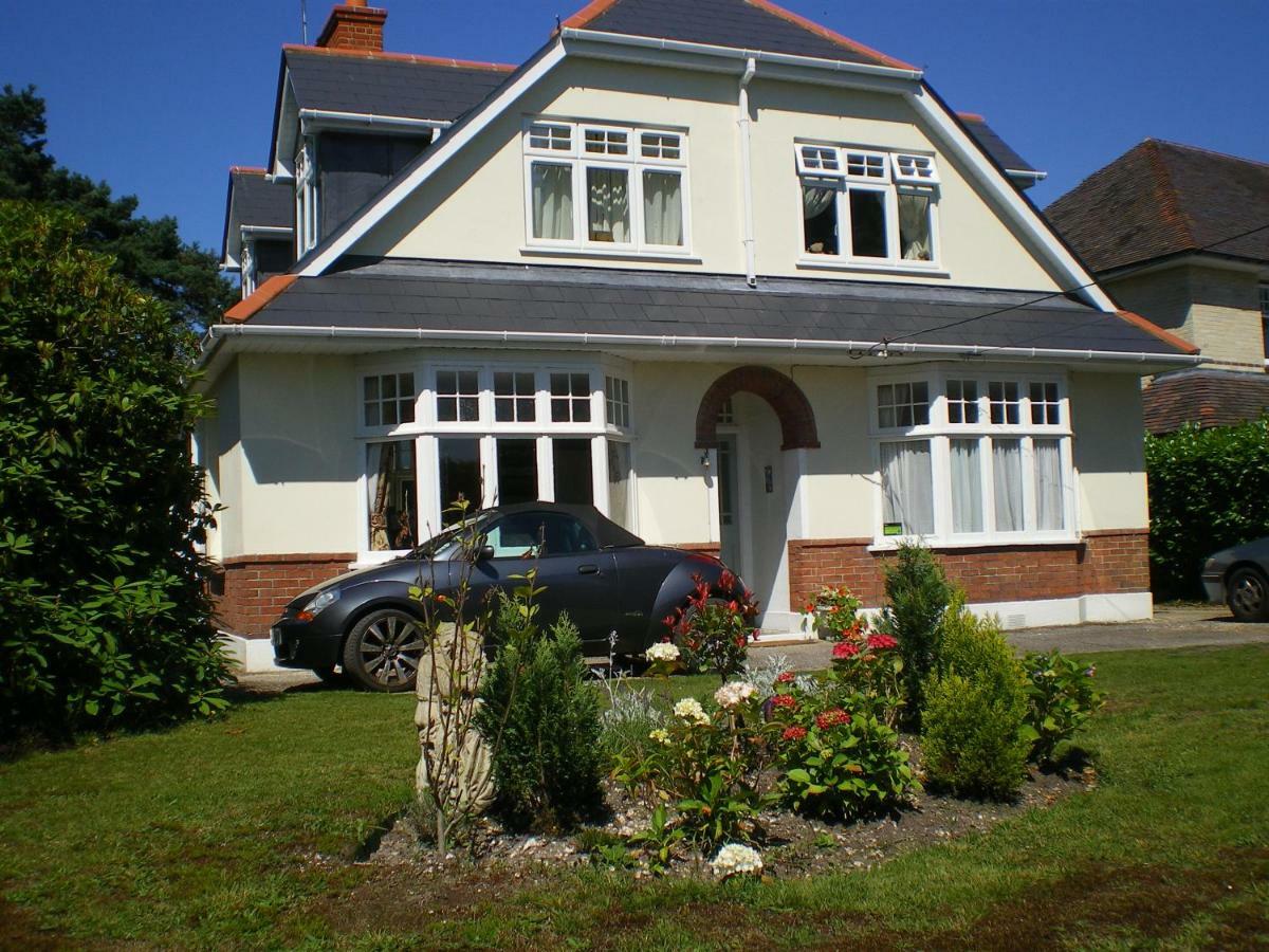 Heatherdene House Corfe Mullen Bagian luar foto